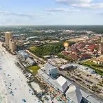 Seaspray Hideaway Sleeps 8 Pools Beach Access