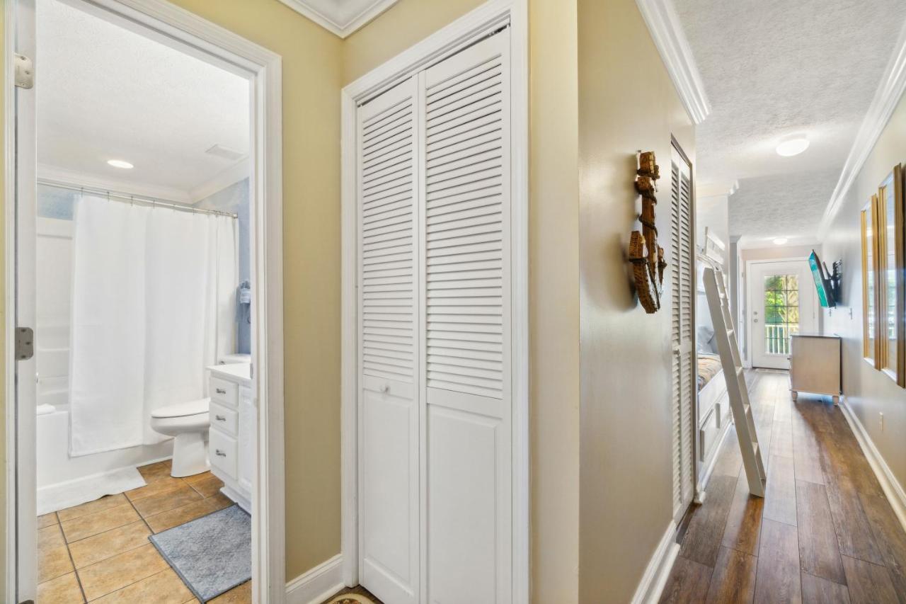 Seaspray Hideaway Sleeps 8 Pools Access *